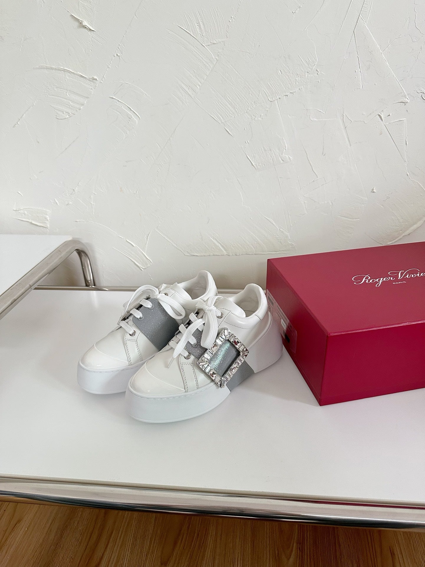 R-Sneakers