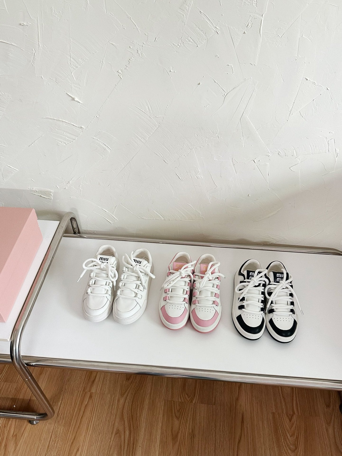 M-Sneakers