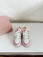 M-Sneakers