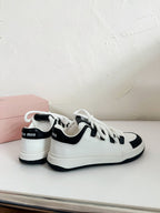 M-Sneakers