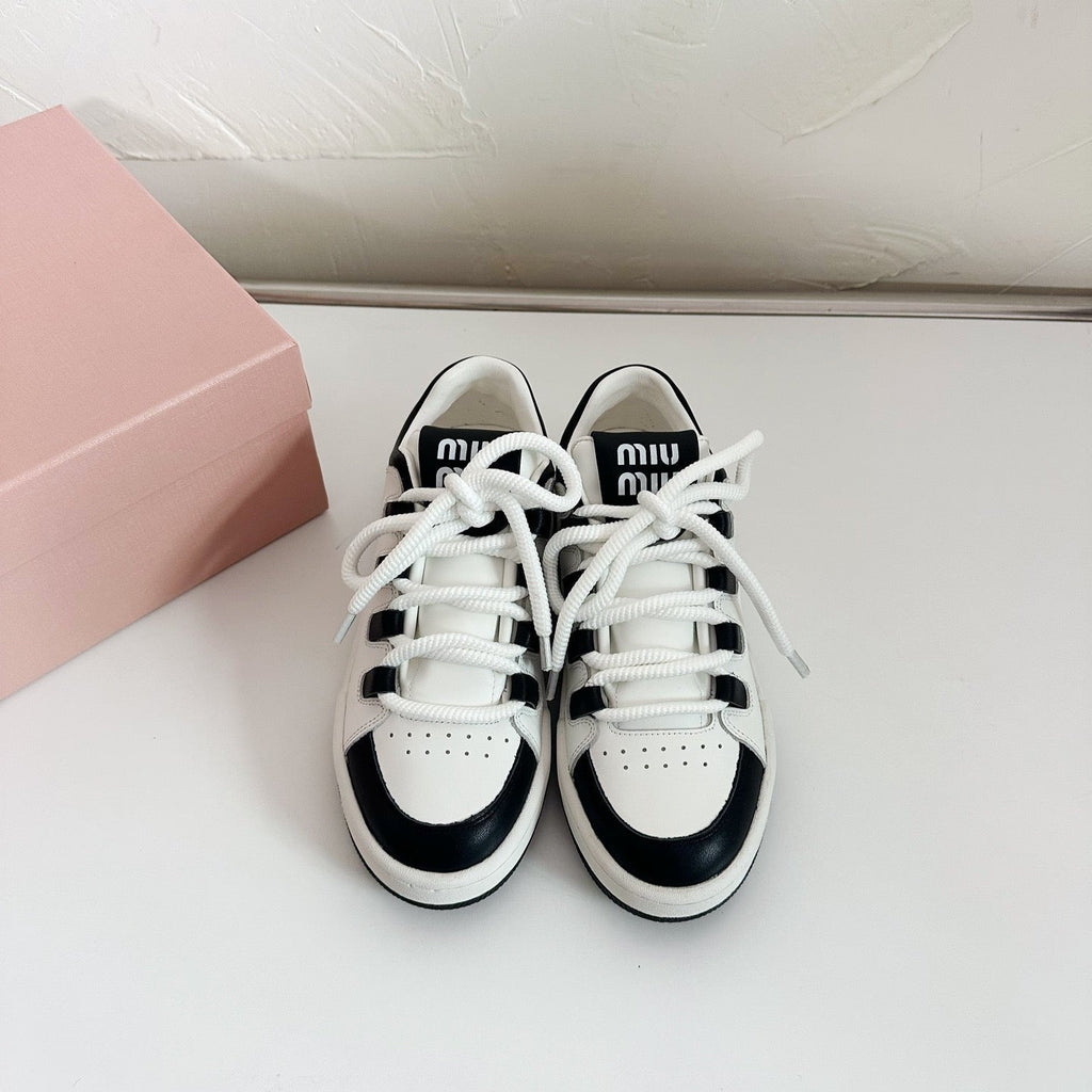 M-Sneakers