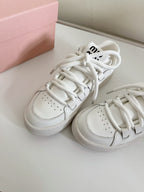 M-Sneakers