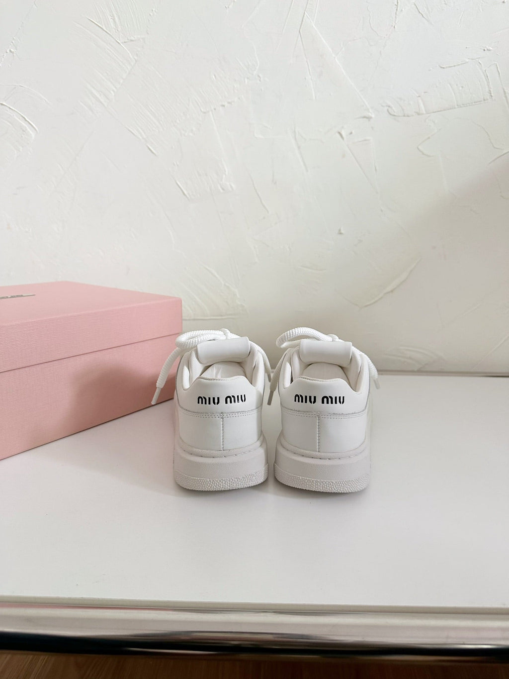 M-Sneakers