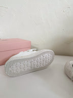 M-Sneakers