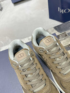D-Sneakers