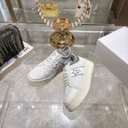 D-Sneakers