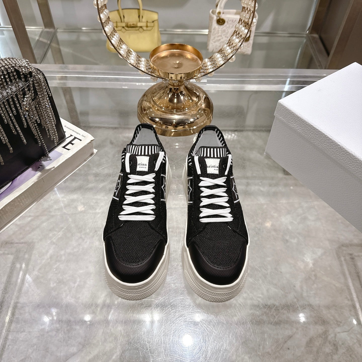 D-Sneakers