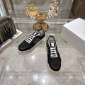 D-Sneakers