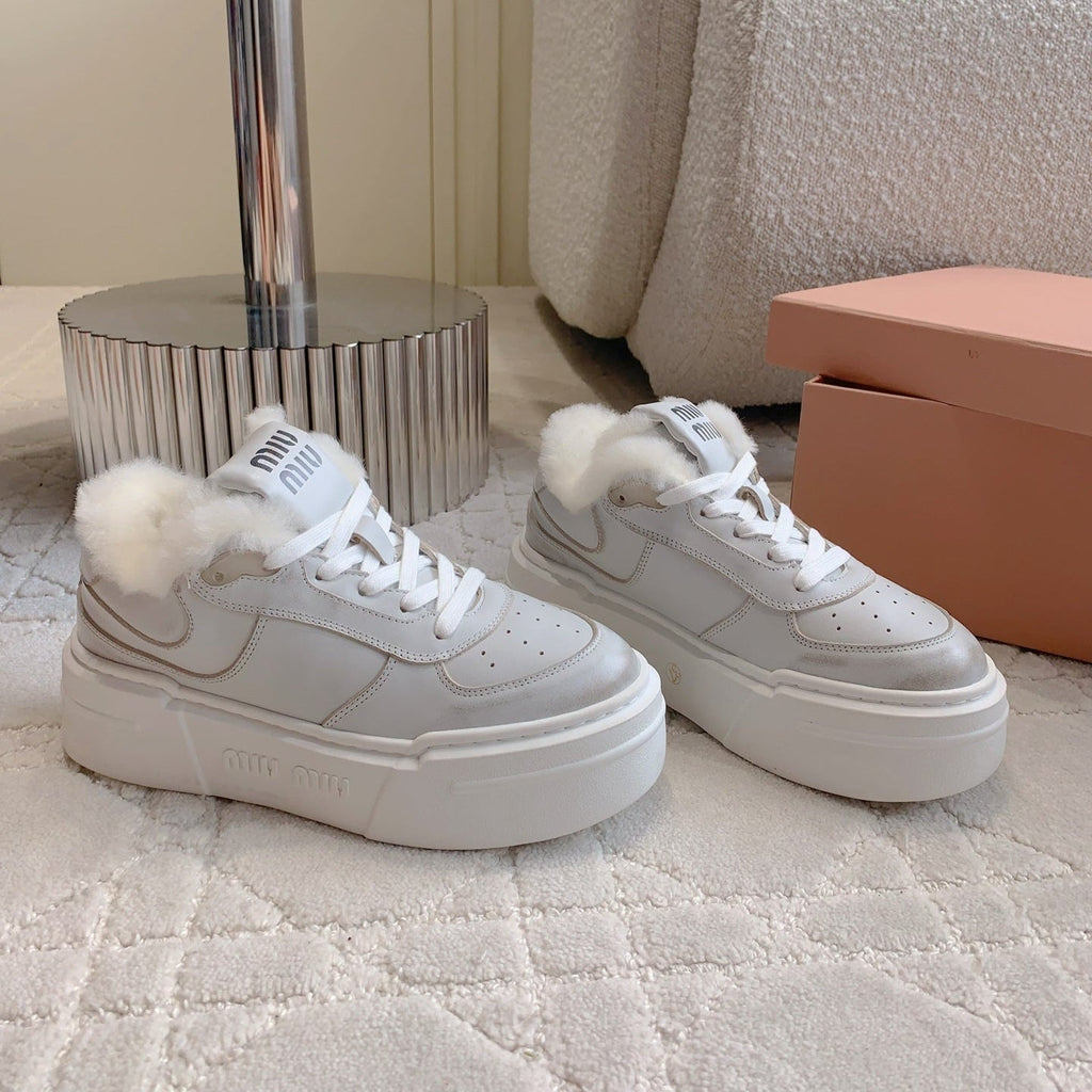 M-Sneakers