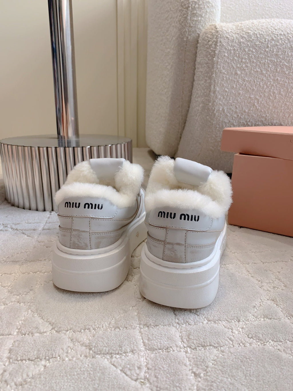 M-Sneakers