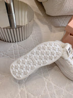 M-Sneakers