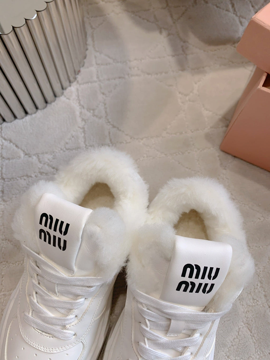 M-Sneakers