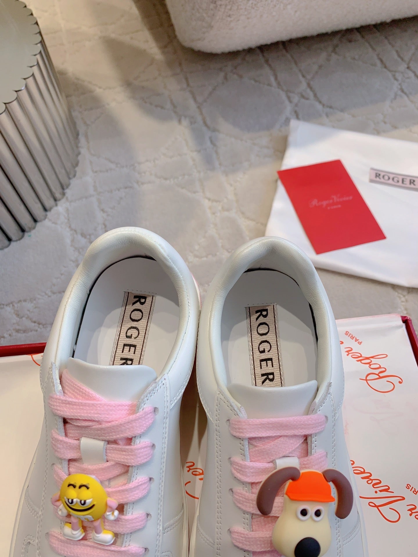 R-Sneakers