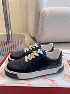 R-Sneakers