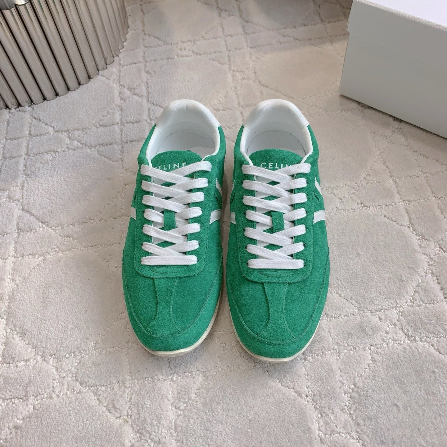 S-Sneakers