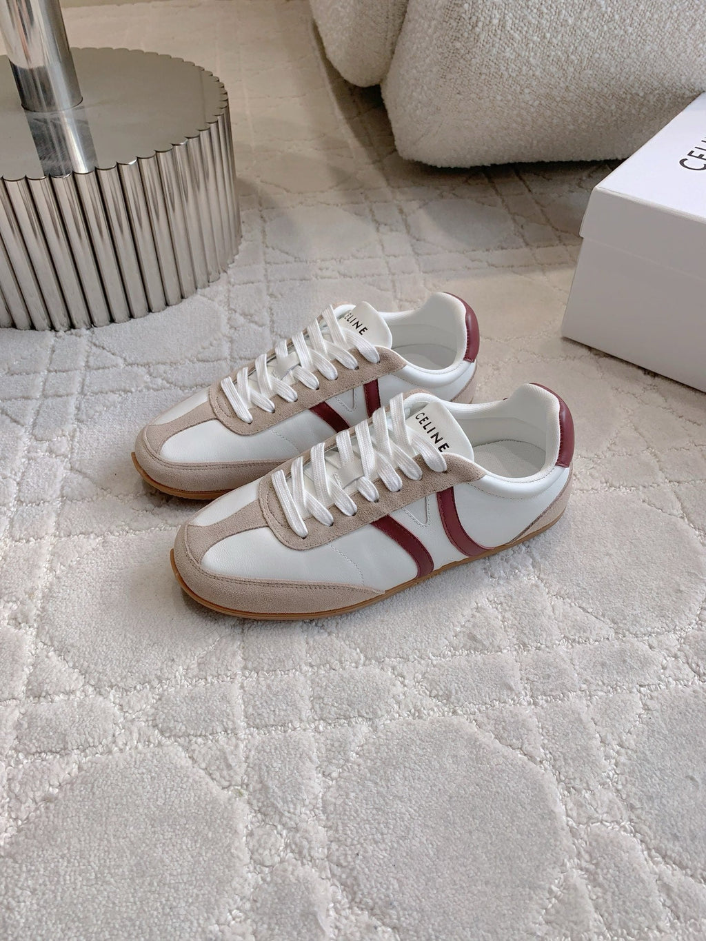 S-Sneakers