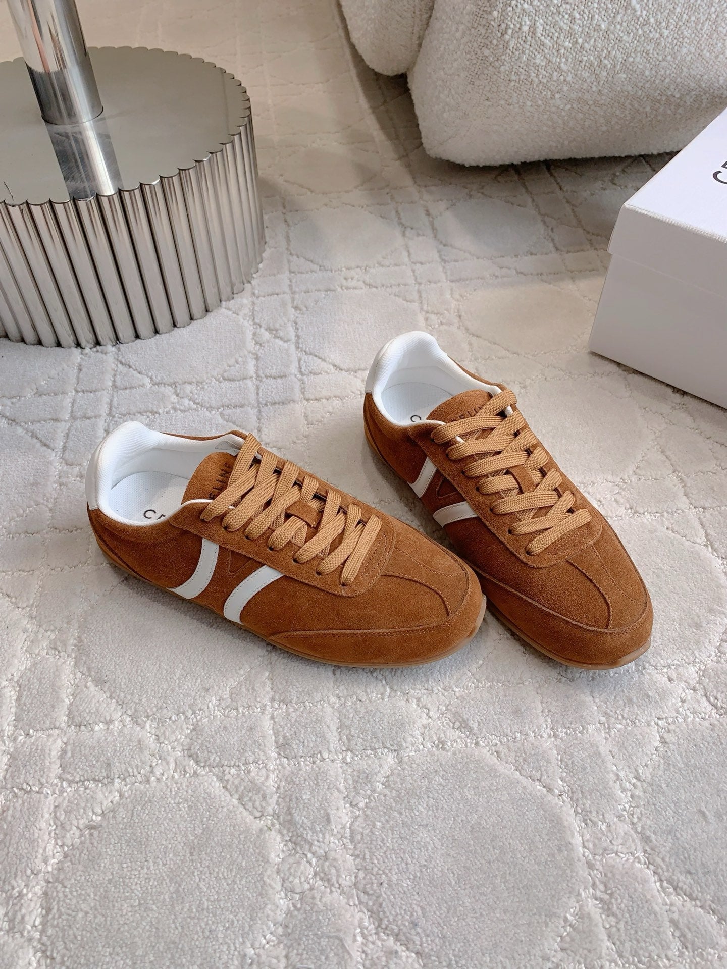 S-Sneakers