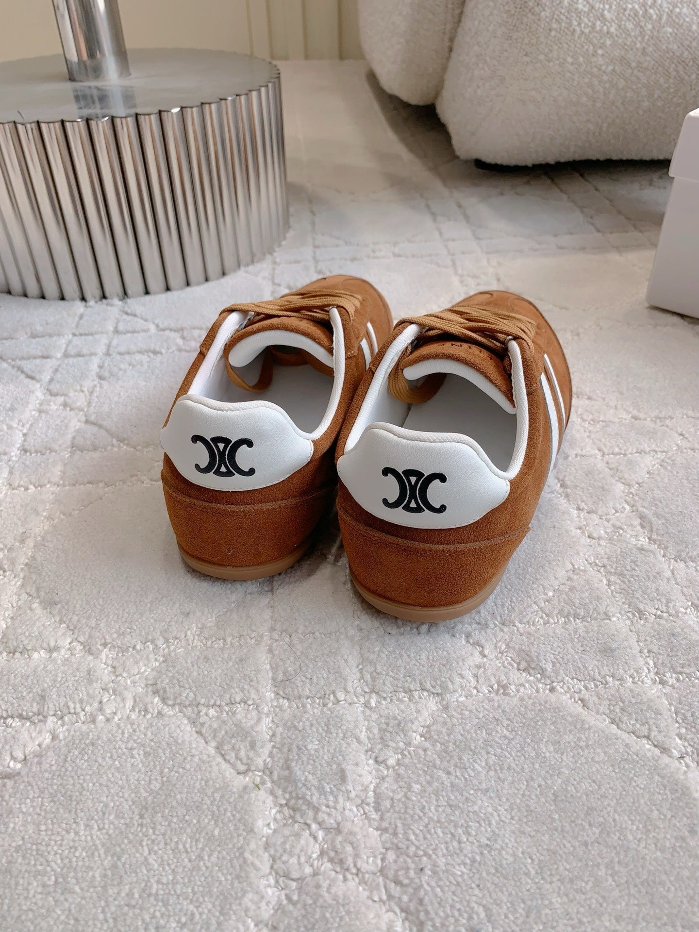 S-Sneakers