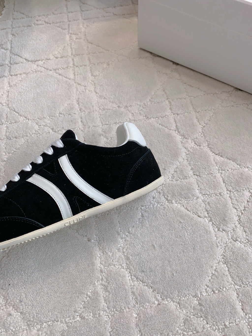 S-Sneakers
