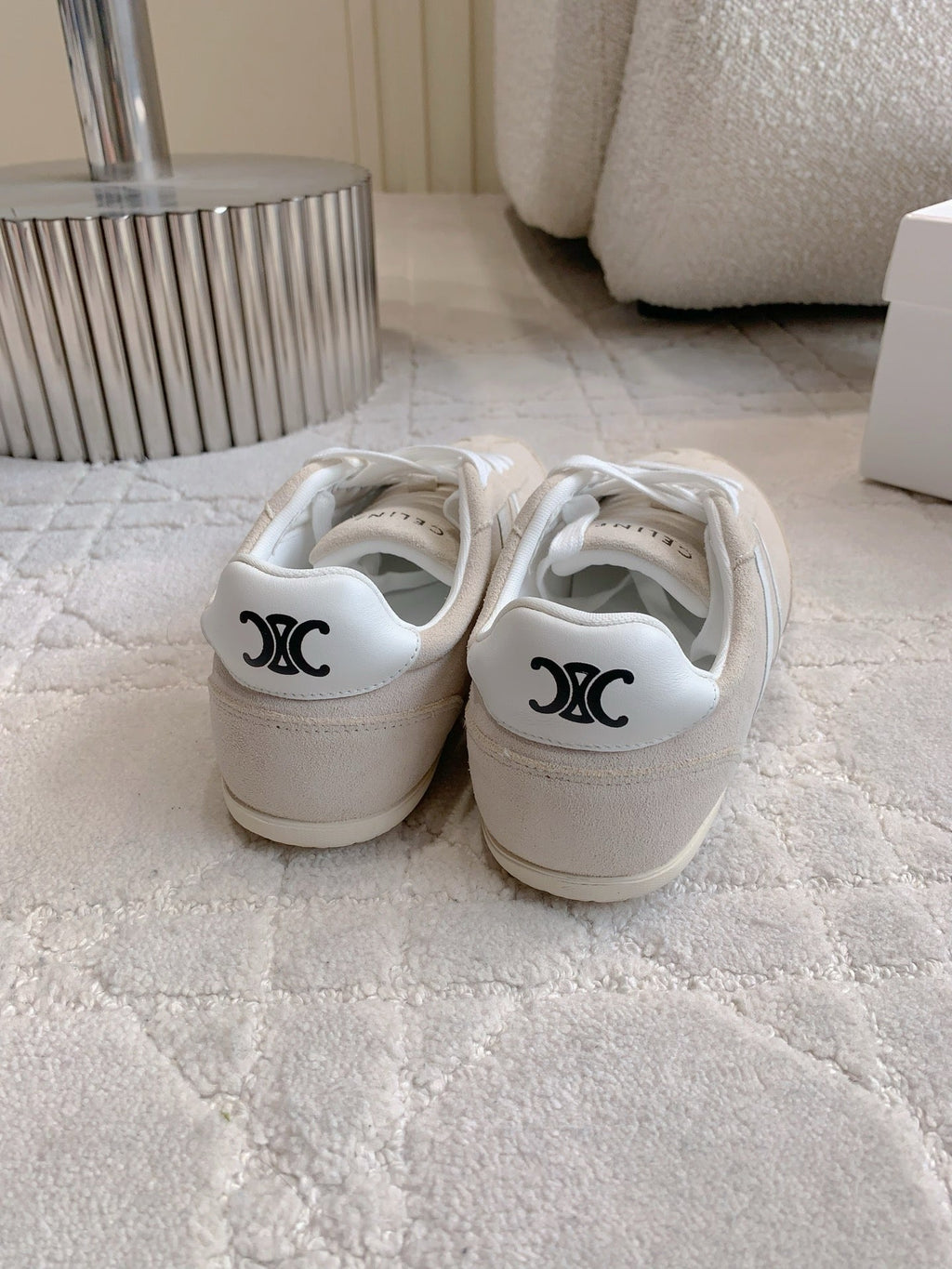 S-Sneakers