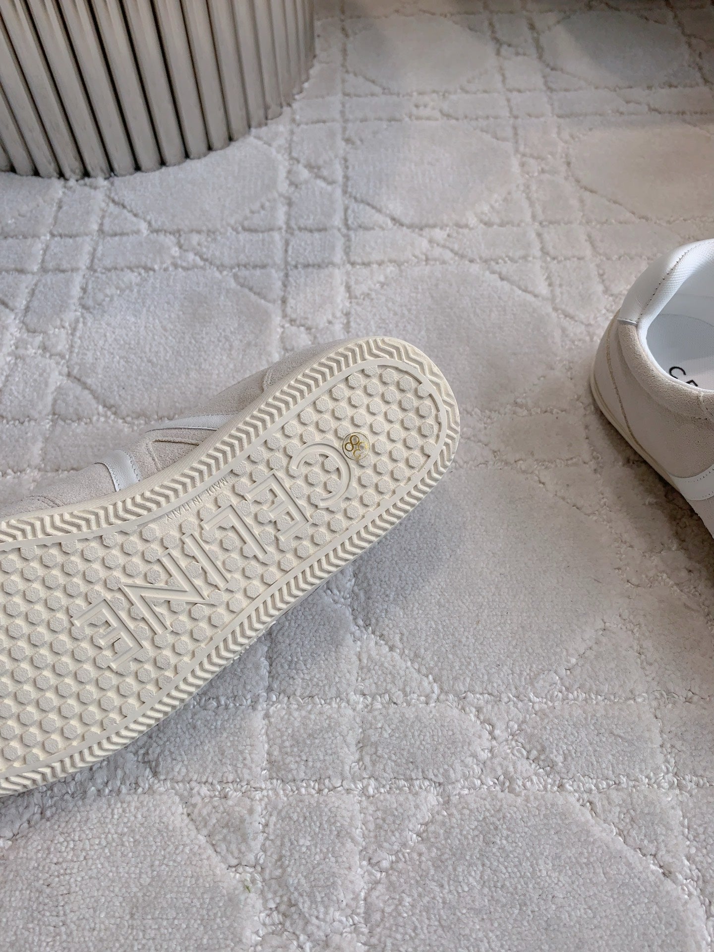 S-Sneakers