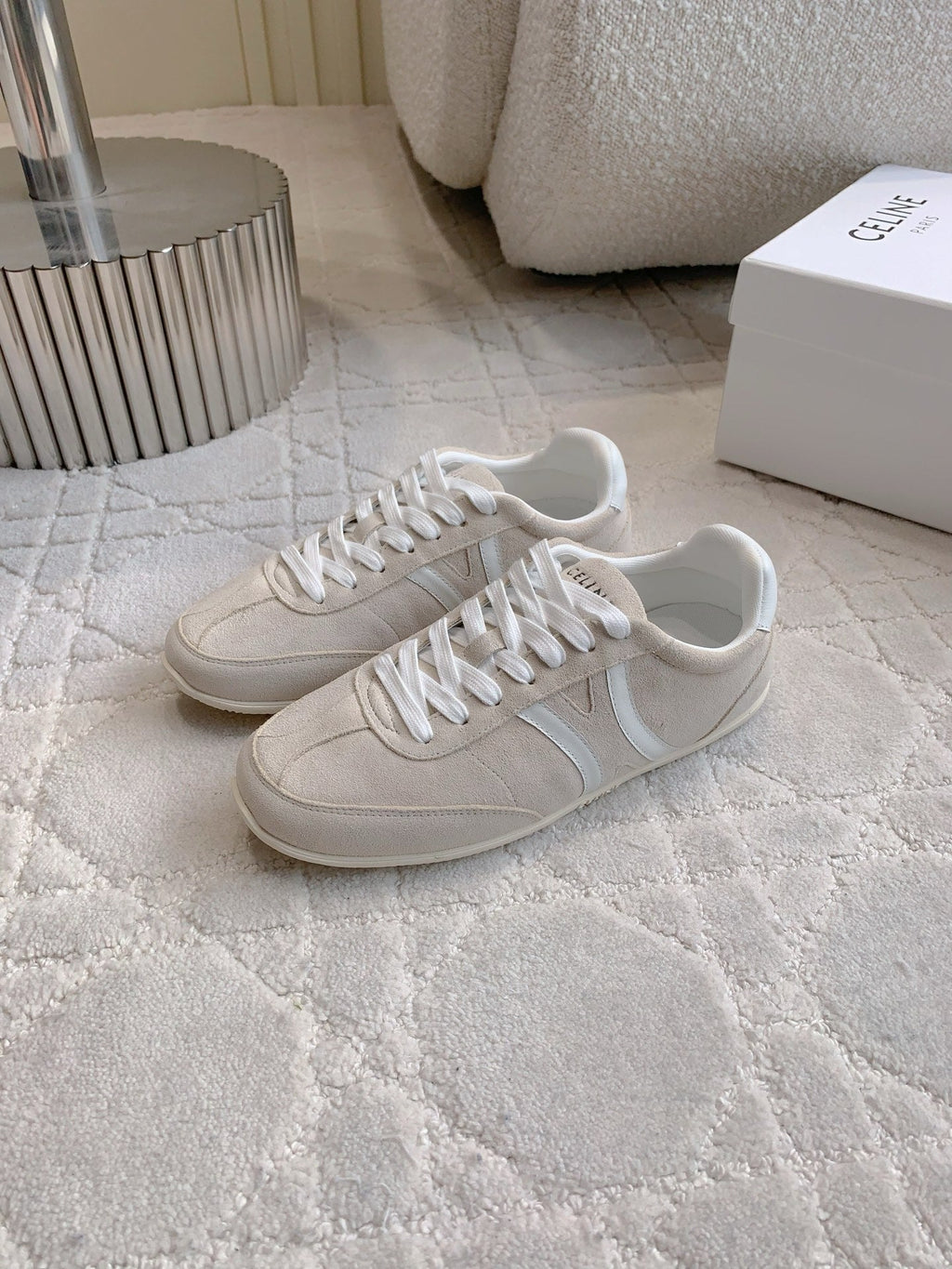S-Sneakers