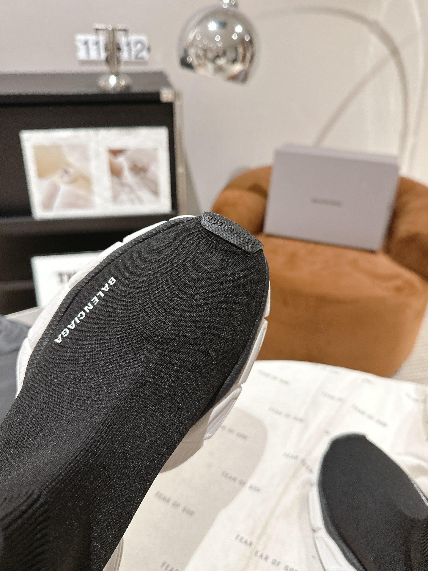 B-Sneakers