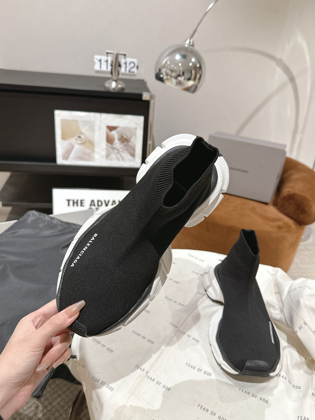 B-Sneakers