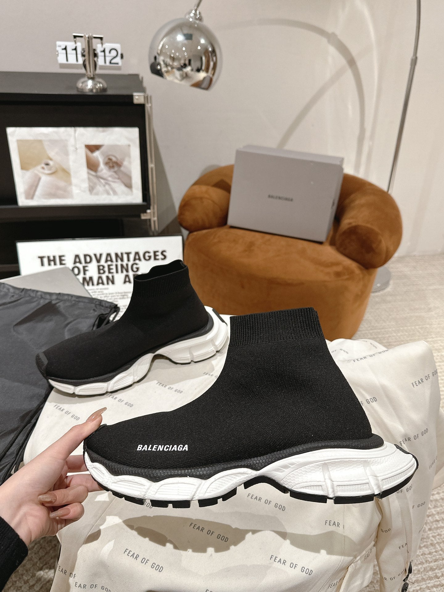 B-Sneakers