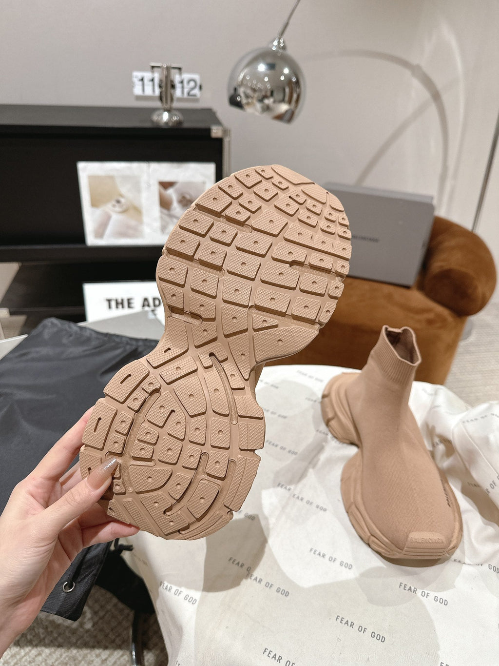 B-Sneakers