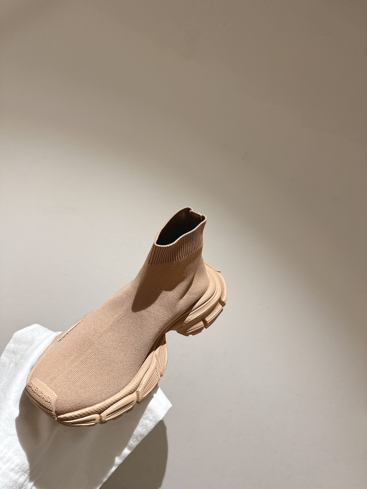 B-Sneakers