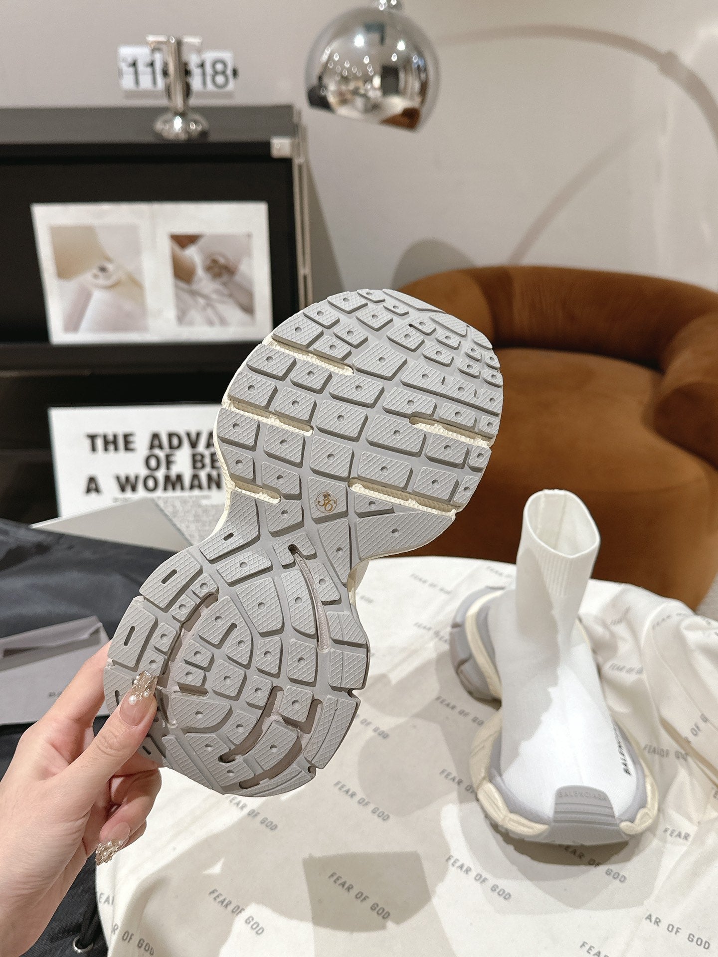 B-Sneakers