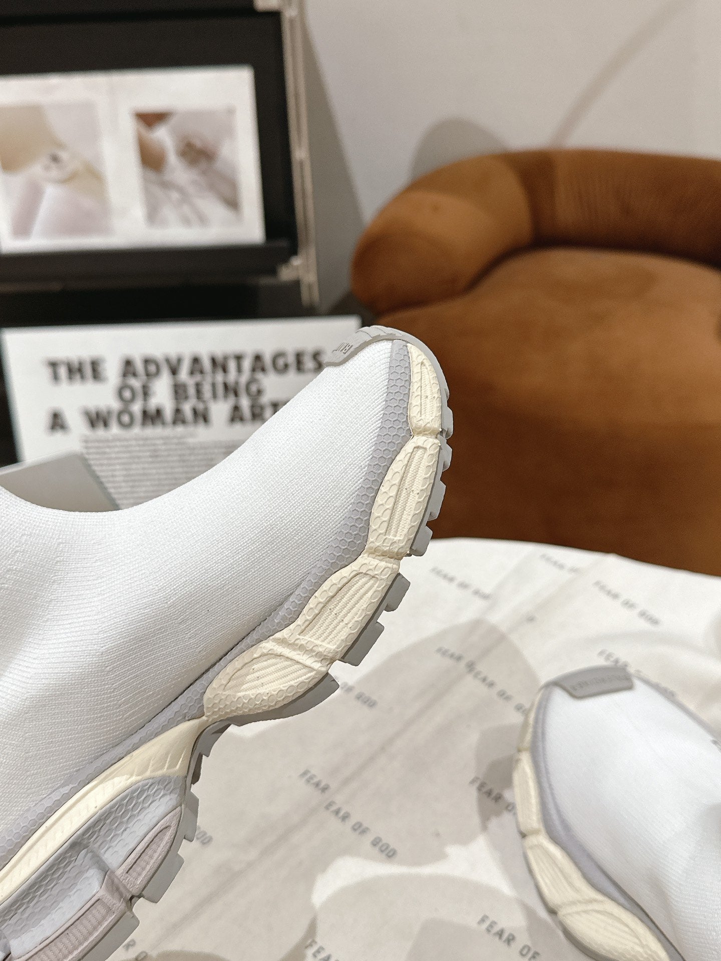 B-Sneakers