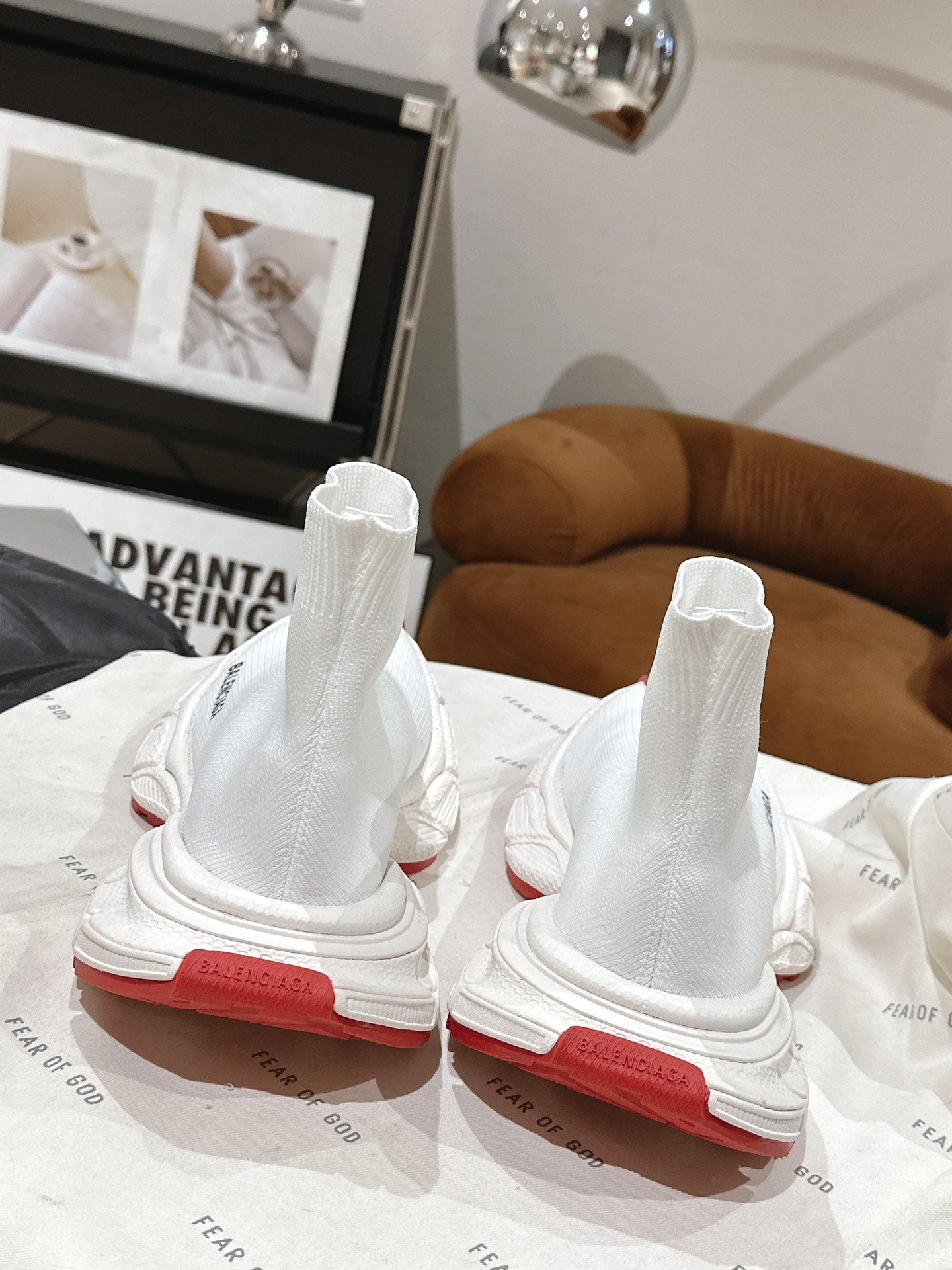 B-Sneakers
