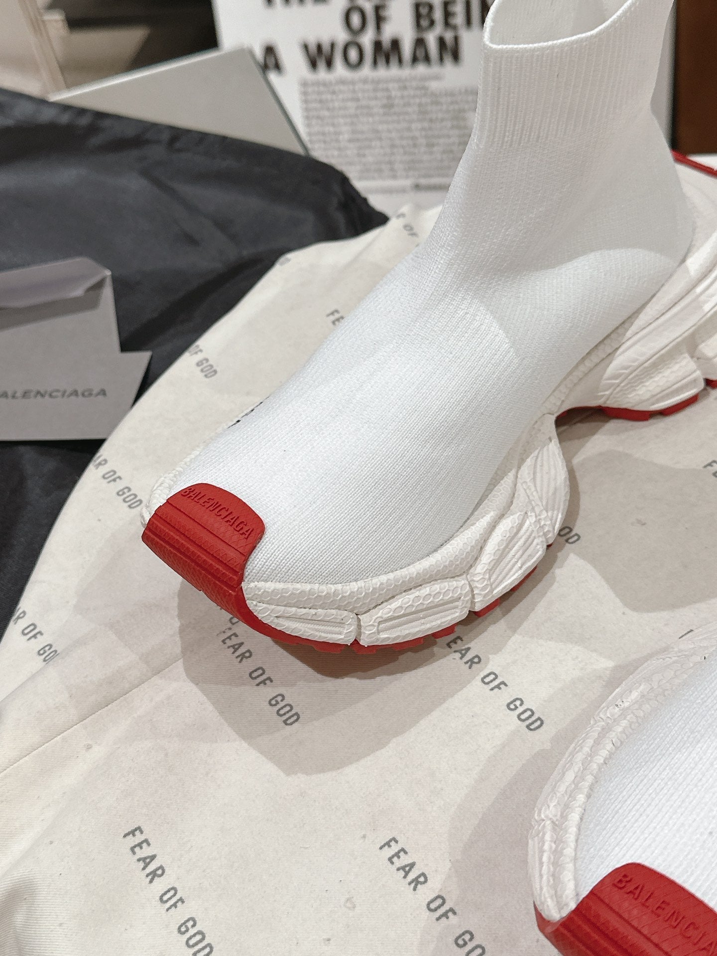 B-Sneakers