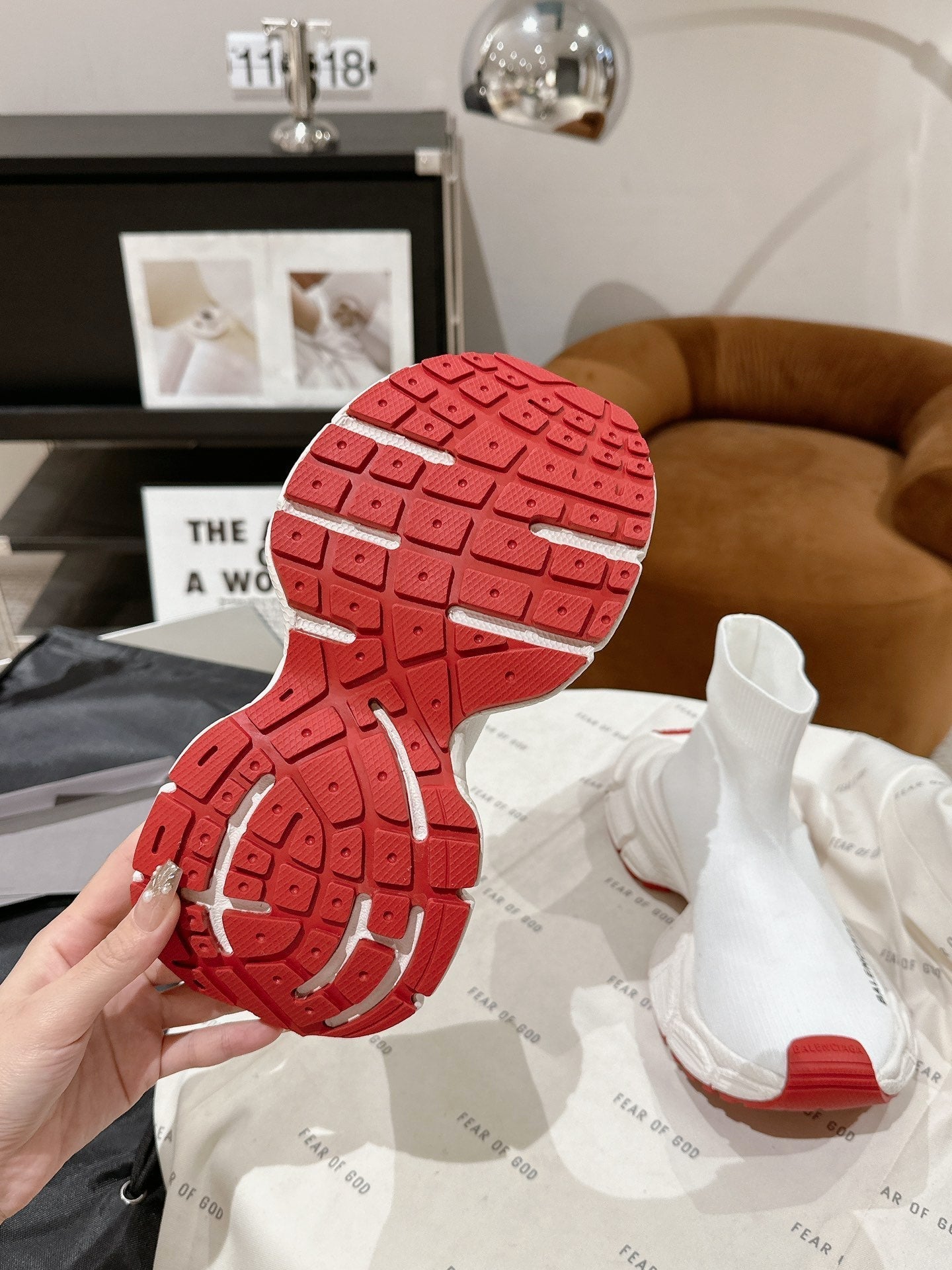 B-Sneakers