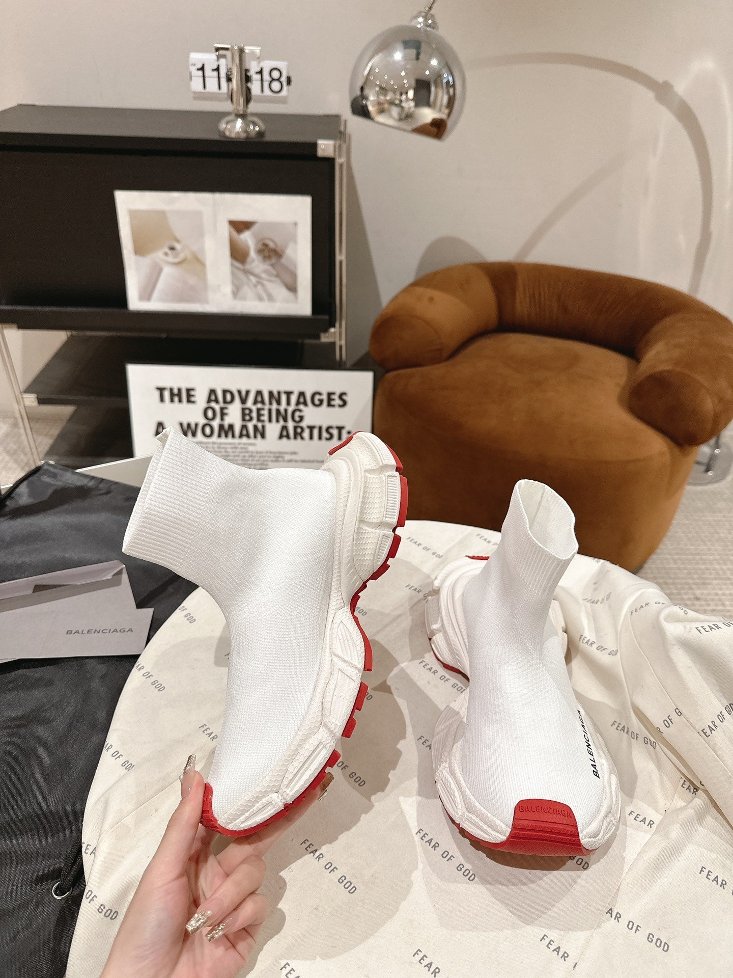 B-Sneakers