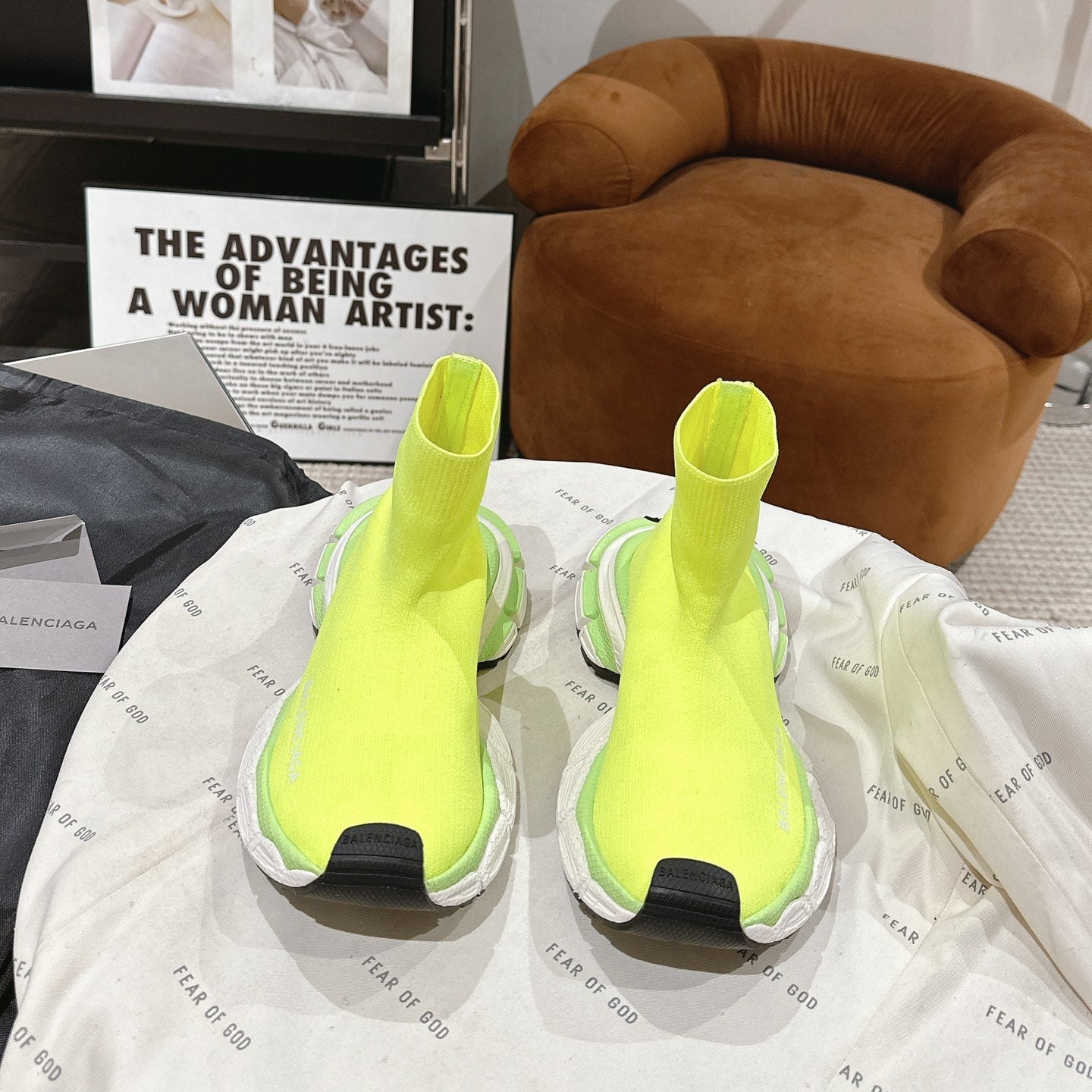 B-Sneakers