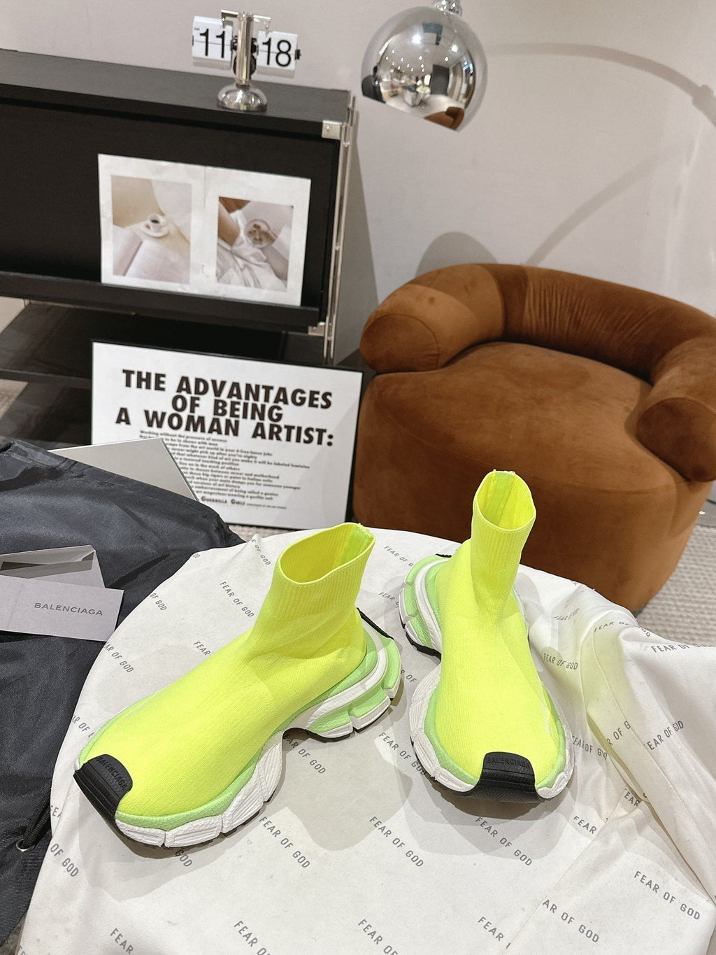 B-Sneakers