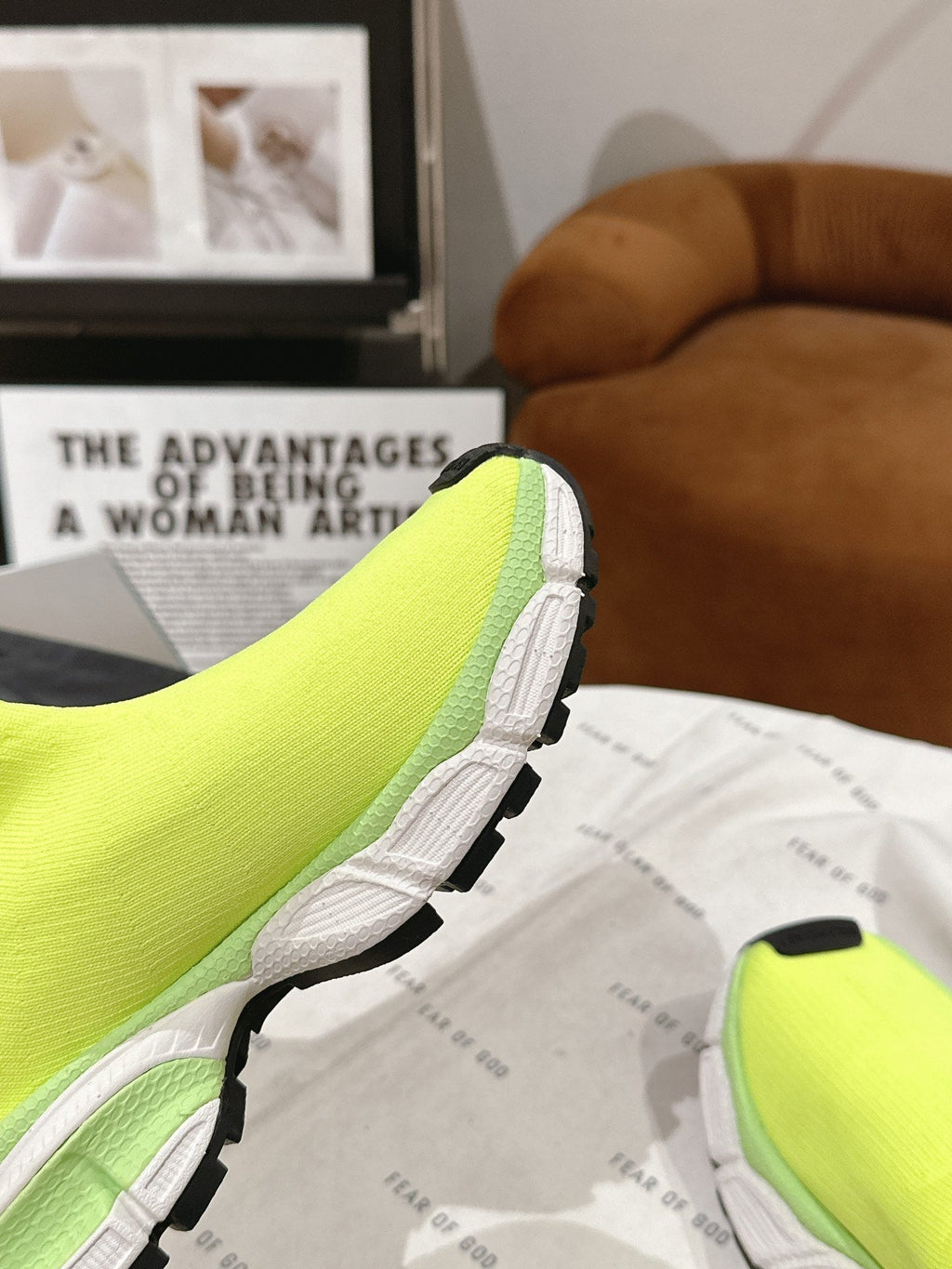 B-Sneakers
