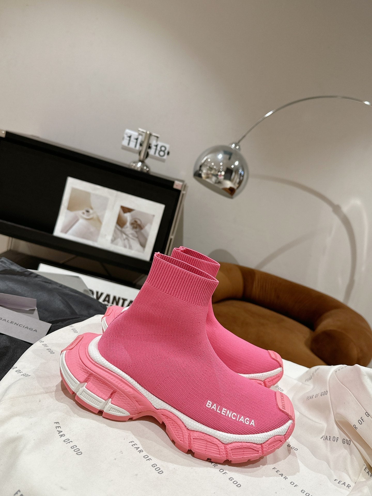 B-Sneakers