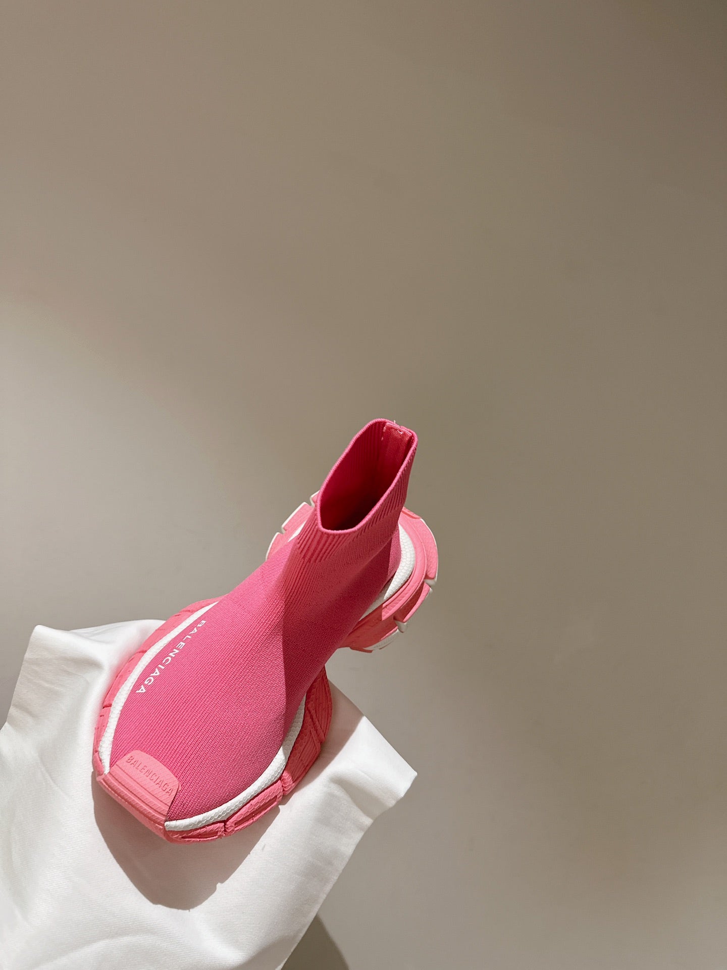 B-Sneakers