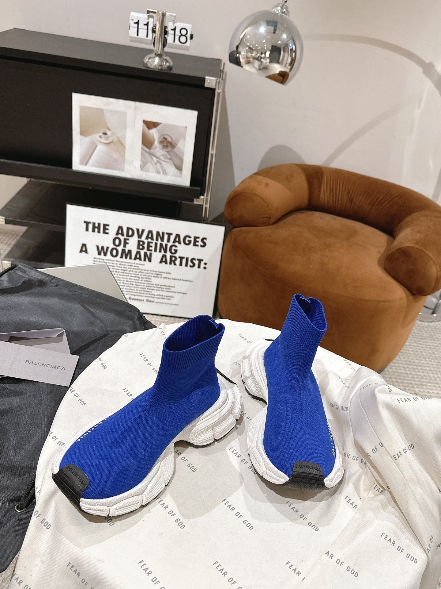 B-Sneakers