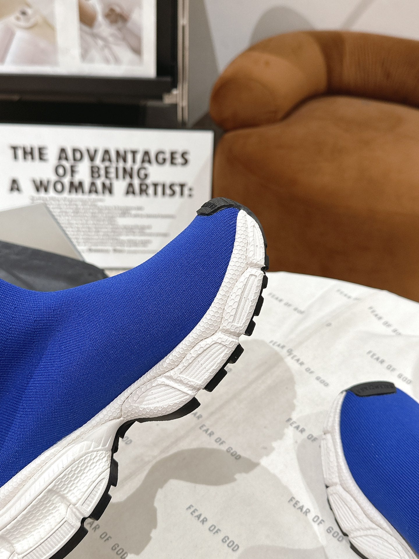B-Sneakers