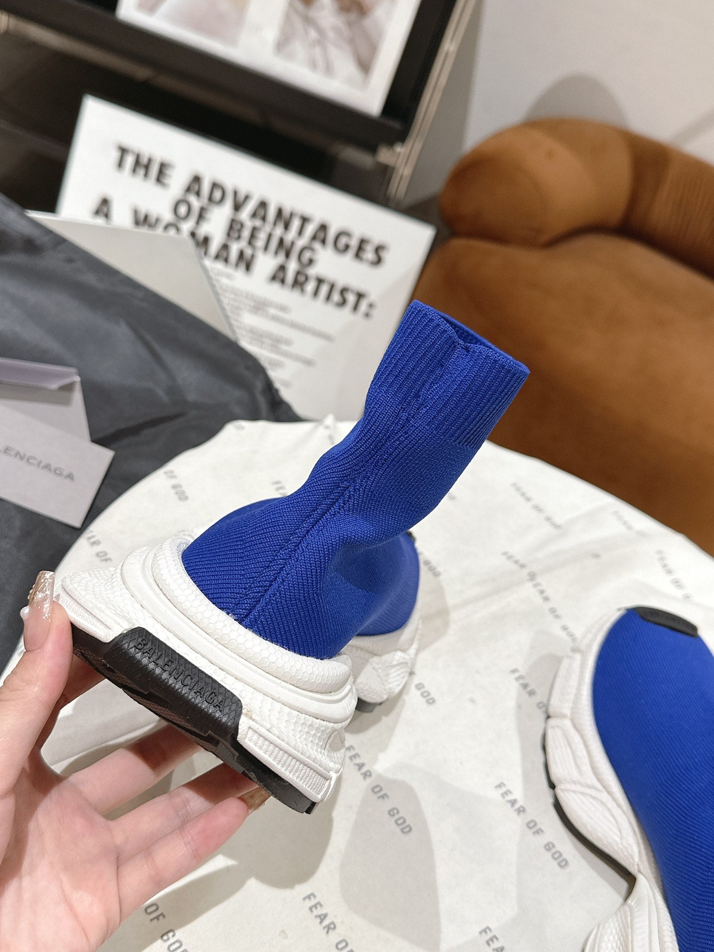 B-Sneakers