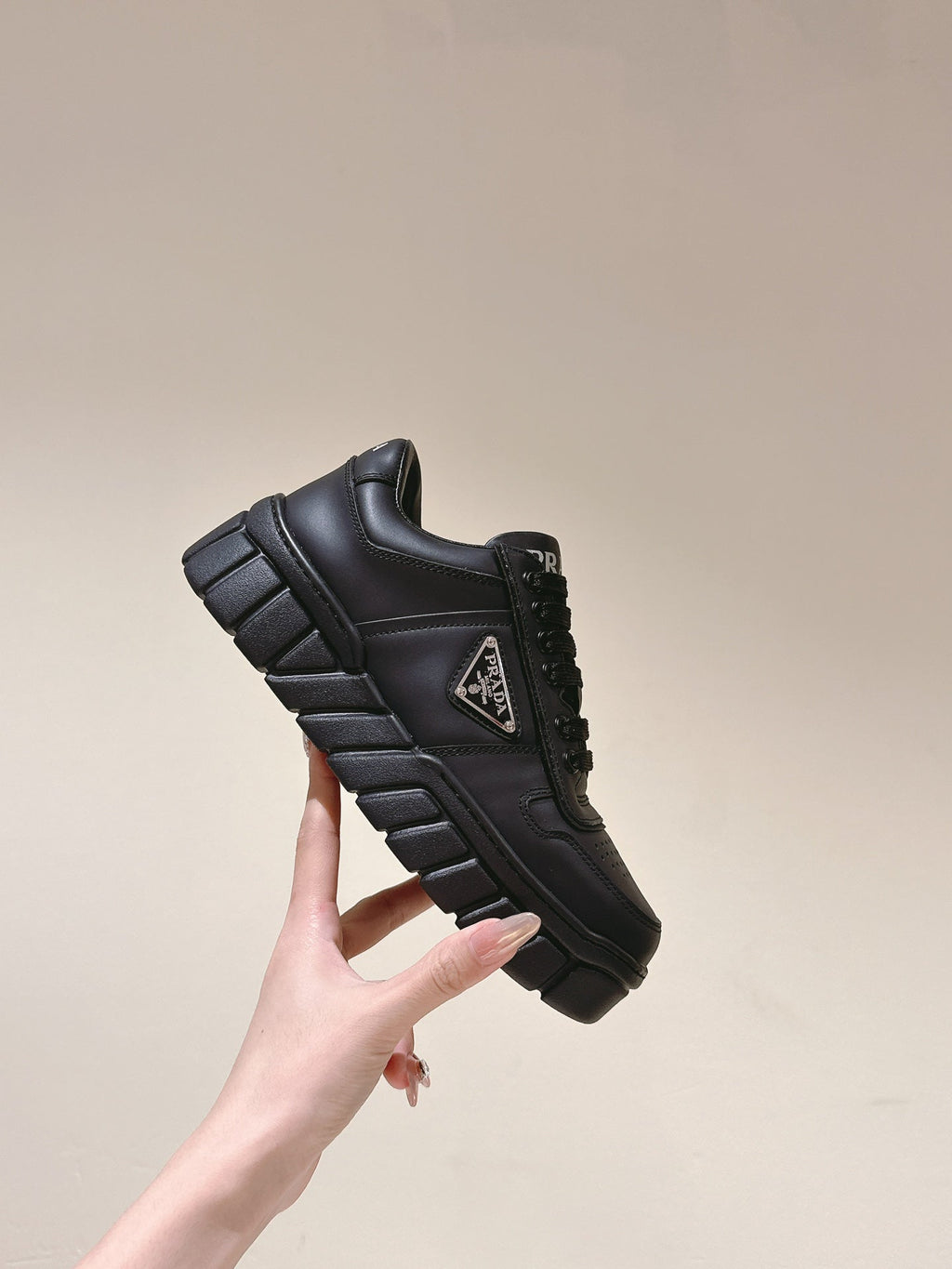P-Sneakers