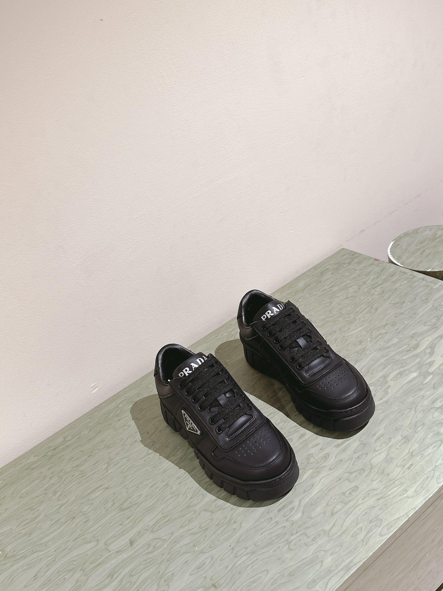 P-Sneakers