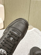 P-Sneakers