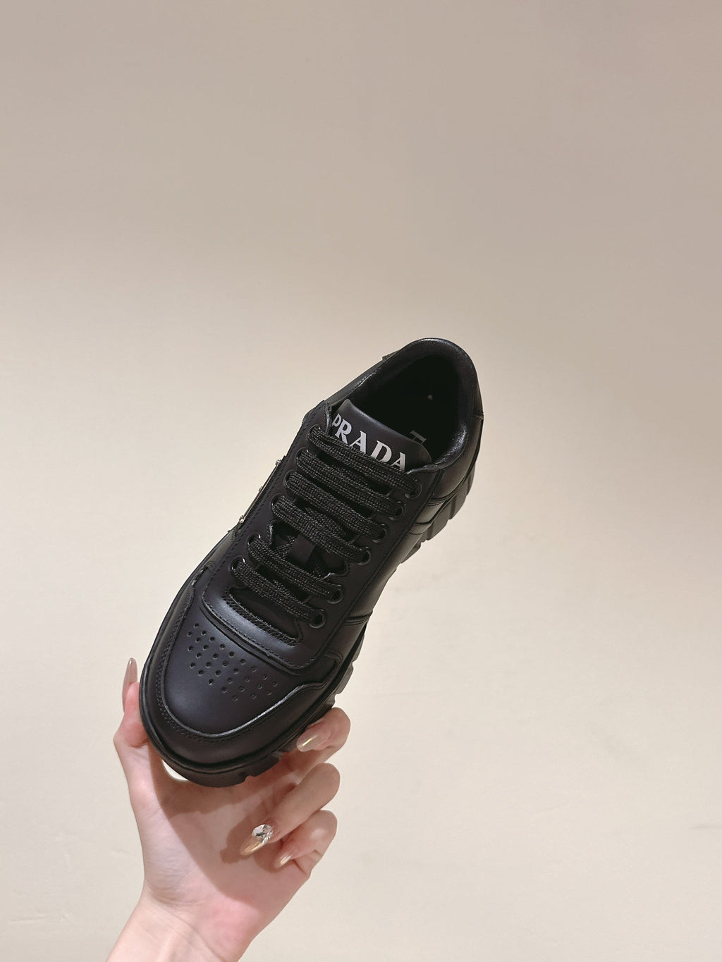P-Sneakers