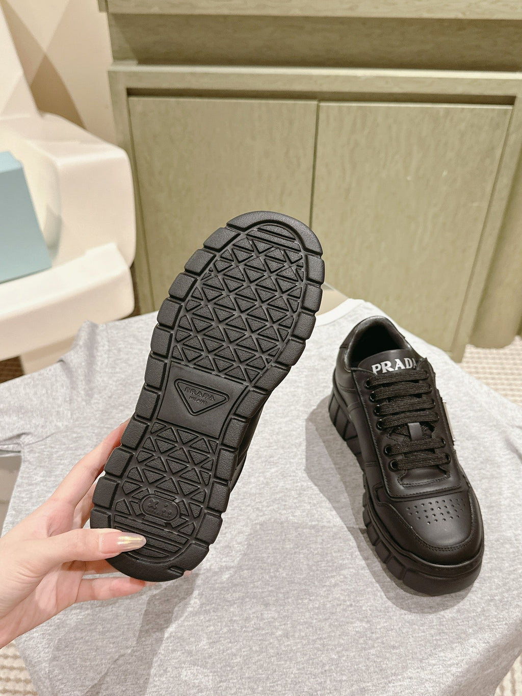 P-Sneakers